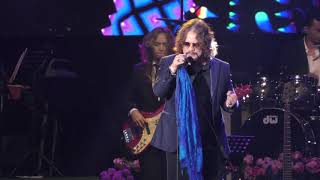 Awie Nyanyi Lagu SEPI DI LANGIT TINGGI DI Konsert Romantika Awie Sebuah Lagu Yang Jarang Dinyanyikan