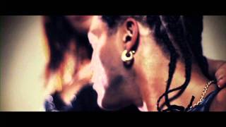 Video Por Qué No Estás Aqui de Manaure