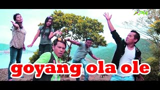 Download lagu GOYANG OLA OLE ~ KACANG MANOGE 3 ||  Video Music APH Management mp3