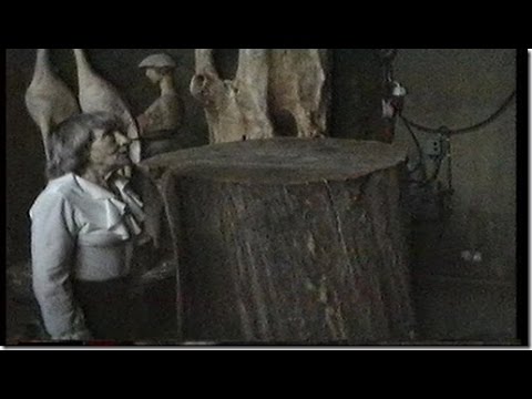 Kuvanveistäjä Eeva Ryynänen esittelee töitään (versão 1992)