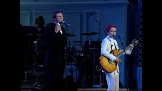 Dolores O&#39;Riordan &amp; Simon Le Bon -Linger (live 1995)