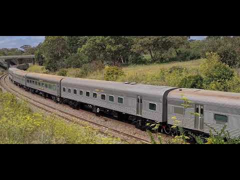 8L03 Vintage Rail Journeys Riverina Rail Tour With 4204 Leading
