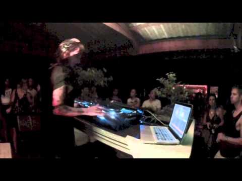 Colours Movment com Dj Aninha, Ellie Ka, Pimpo Gama e outros - 20/12/2014 - Portal Underground