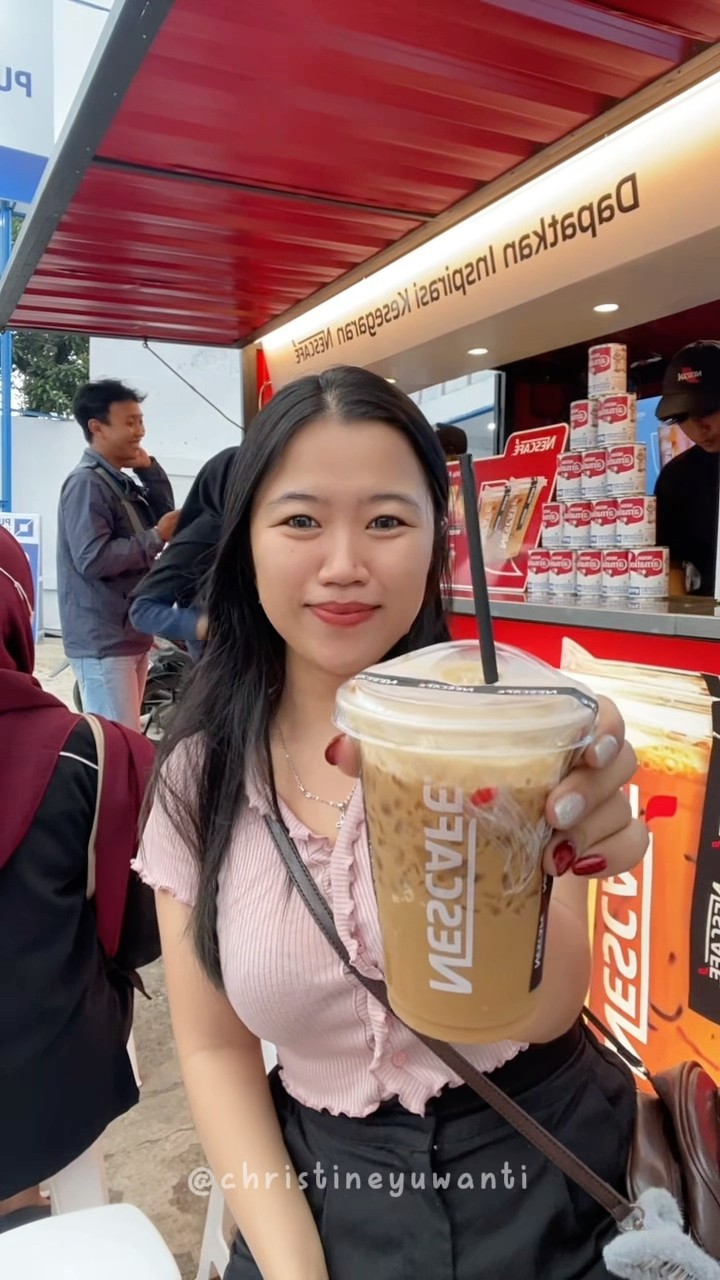 Buat para pecinta kopi, wajib coba booth NESCAFE mulai dari 5 ribuan! ☕️✨ Savor setiap slurp-nya!