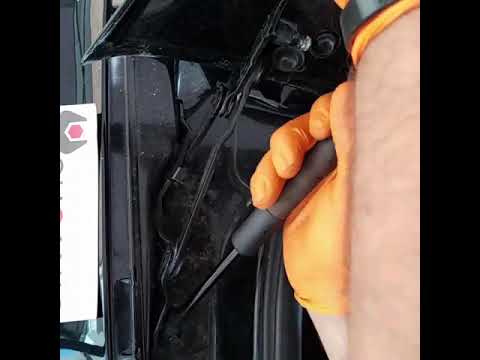 2004-2008 Chrysler Crossfire Trunk Lift Support Replacement