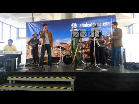 Tim Vodeb in Good Vibrations Tragikomika