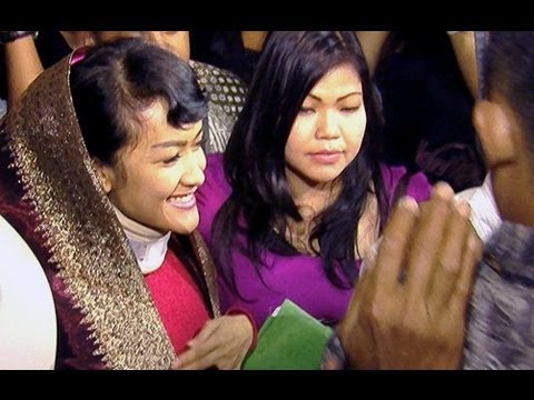 Benarkah Julia Perez ditangkap bukan menyarahkan diri - Intens 19 Maret 2013