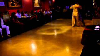 Sebastian_Achaval-Roxana_Suarez_Tango_Porteño y Bailarin_04 Dec_2011.MOV