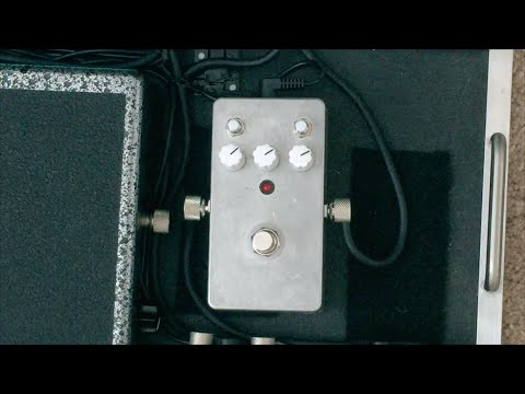 DIY Synthrotek Cosmic Echo Delay Pedal Demo