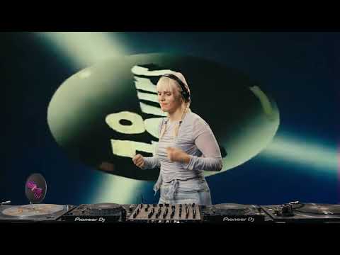 MITMISCHEN INVITES - Freya K.