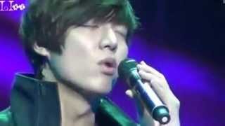Lee Min Ho singing My Everything in Asia tour Beijing Railway Station