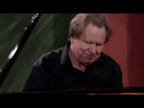 ROLAND BATIK - Mozart: Sonata A-dur KV331