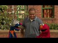 Elmo Steps In for Super Grover