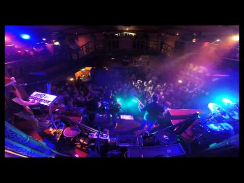 Dont look back in anger (The Quays Galway 12-12-14) Whitewater Live Stage Cam