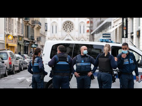 Attaque mortelle à Nice, en direct  le premier ministre porte le plan Vigipirate au niveau « urgencA