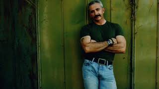 Aaron Tippin - Kiss This