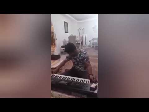 Sintez Gitara tembri Reza Rouhnavaz sintez .Köstebek reqsi (Güney Azerbaycan) 2021