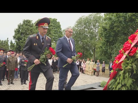 Иван Кубраков посетил памятные места и мемориалы в Светлогорском районе видео