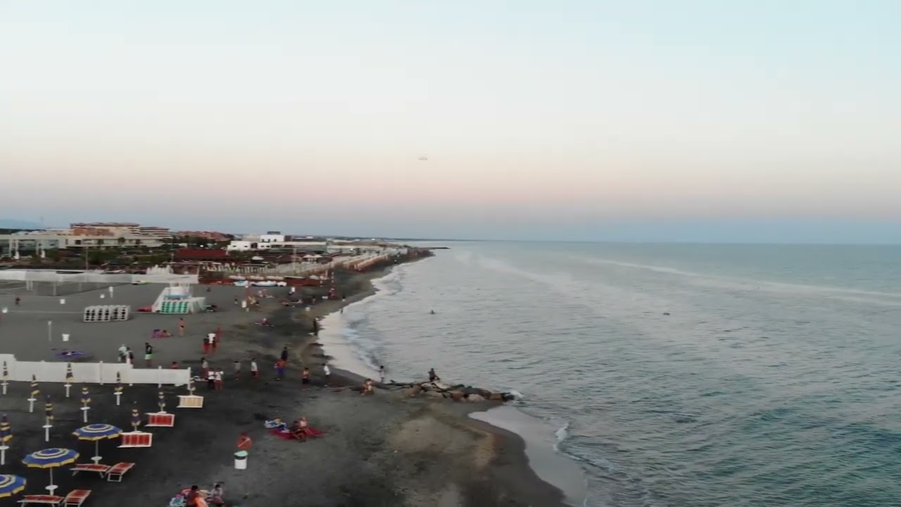 Gustavo Rosas Drone Pilot en la Playa Ostia de Roma Agosto 2018 Italia