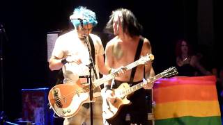 My Orphan Year [HD], by NOFX (@ Melkweg 2010)