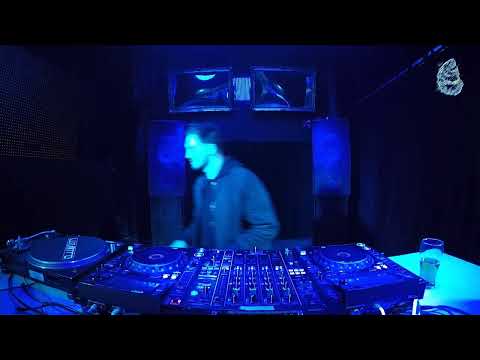 The Blue Oyster: Violent / 05.06 / 20-21