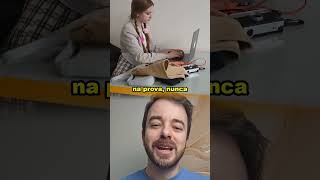 Professor descobre alunos COLANDO com IA