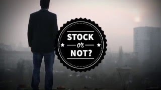 Video-Thumbnail des Videos: Silhouette eines Mannes vor Großstadt, darüber in Bildmitte eine Siegel-Grafik, Aufschrift: 'Stock or not?'