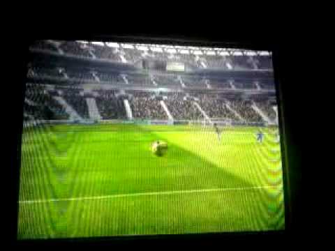 Messi flick over Sagna's head