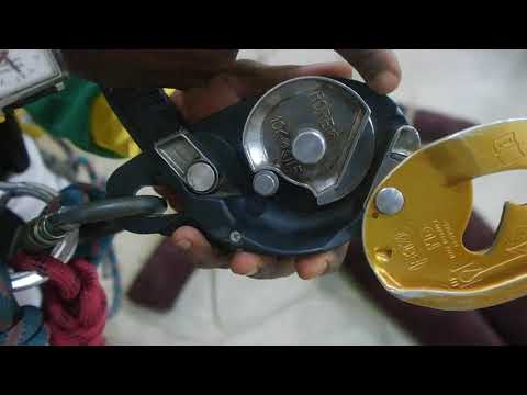 How to use the descender (Petzl I'D)