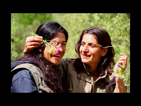 Özlem û Bermal -  Pêşîya Malê