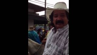 preview picture of video 'La cabalgata del festival del retorno ; con las cuadrillas de San Martín'