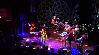 Julieta Venegas cantando en directo '' te vi'' Sala Joy Slava de Madrid 07-03-2013