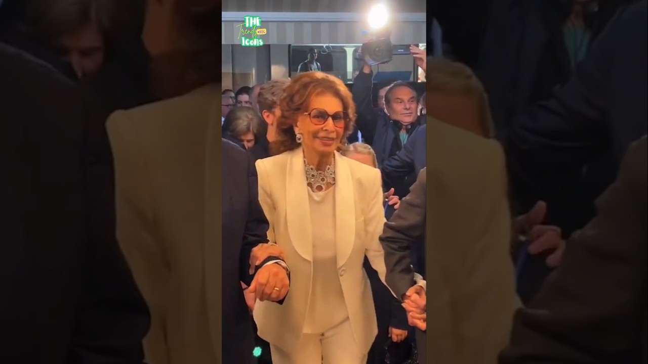 Sophia Loren Looks Stunning at 89 ✨😯 #sophia #sophialoren #italian #cinema #antesedepois