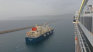 MSC World Europa, il pieno di GNL e una lavata ai vetri