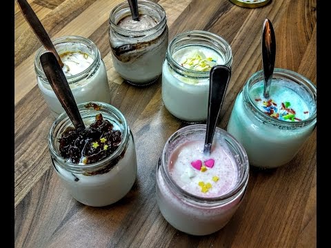 Yogur casero con chocolate, mermelada, de colores…