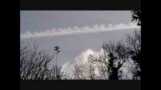 Moving Cloud.Stationary Chemtrail Sky. MUST SEE!PROOF!
