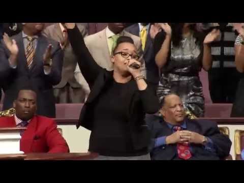 FGHT Dallas: singing "The Blood Still Works"