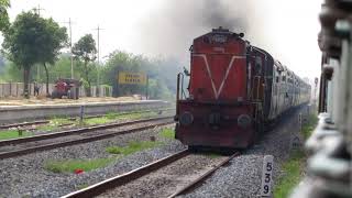 preview picture of video 'Diesel Overtake : Ahmedabad-Kolkata Express Overtakes Bandra Terminus-Jaipur Aravali Express !!!'