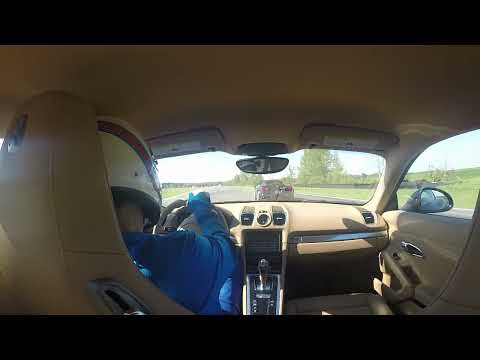 Porsche Cayman S (PDK) 981 VS Alfa Romeo 4C