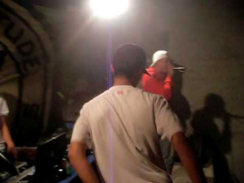 MC JORGINHO E MC REINALDO - COMIGO É NO SIGILO (AO VIVO COHAB 13)