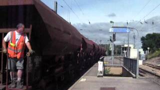 preview picture of video 'Gare de Mouchard : manoeuvres en BB69400'