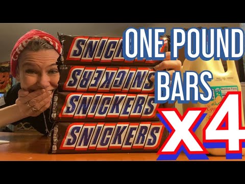 GIANT 1 LB SNICKERS BAR CHALLENGE