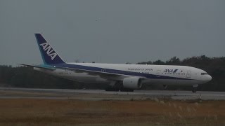 preview picture of video 'ANA (All Nippon Airways) Boeing 777-281 JA8197 in KOMATSU Airport'