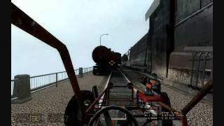 Half-Life 2 - Car vs Train (Fail)