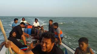 preview picture of video 'Thrill Experiance on a trip in a fishing boat'