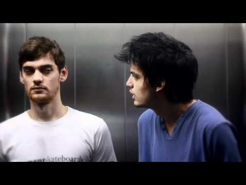 Coisas que Gostaríamos de Dizer - No Elevador.mp4