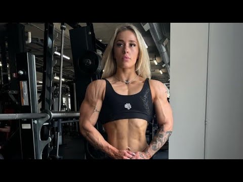 Bench BEST Armwredtling Lexa Stahl Female Bodybuilder