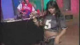 LIL KIM performing magic stick