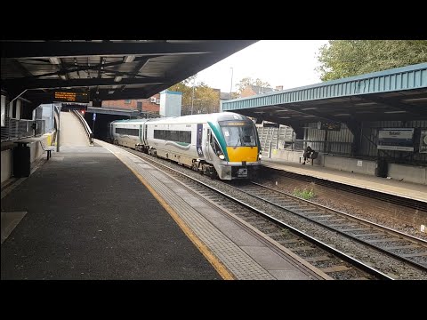 Irish Rail 22000 Class ICR passing Botanic 15/10/22