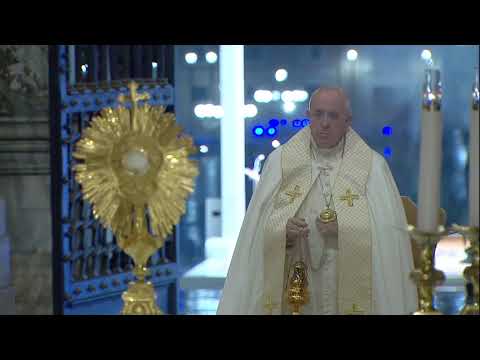 Tantum ergo, during the Extraordinary moment of prayer with Pope Francis 27 March 2020 HD